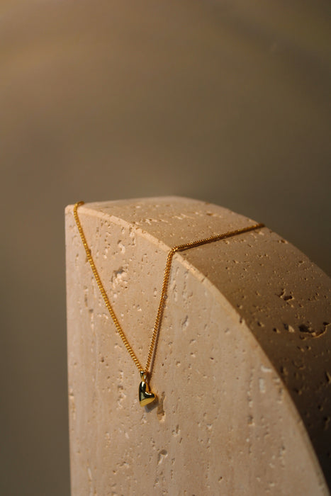 18K Amor Necklace