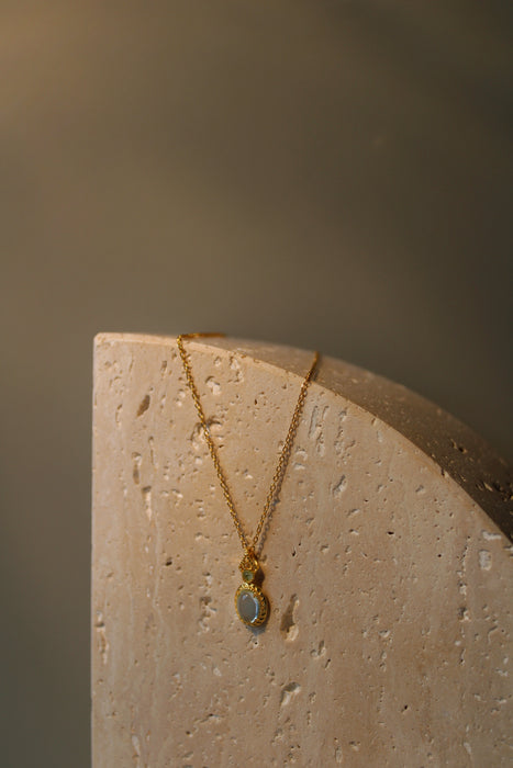 18K Gold Aquamarine Necklace